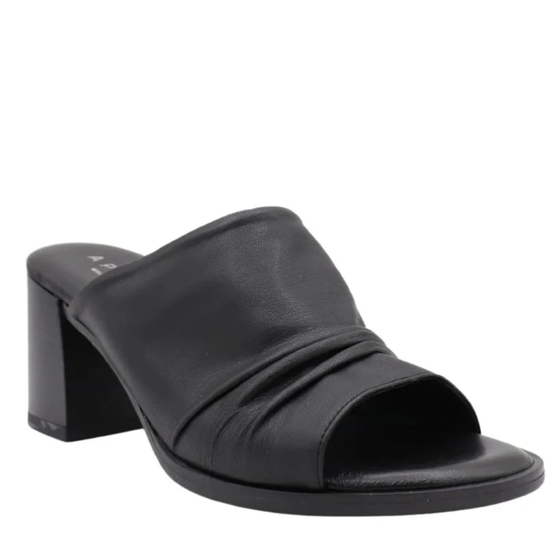Petunia - The High-Heeled Mule