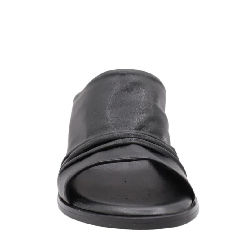 Petunia - The High-Heeled Mule