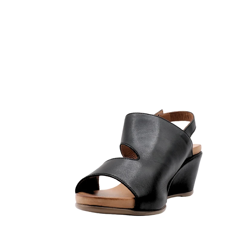 Lola - La sandale sophistiquée au design épuré