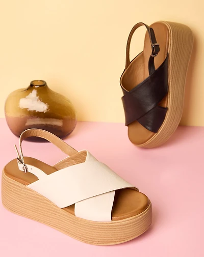 PIA – La sandale plateforme audacieuse