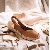 Bernia - La sandale compensée en rafia