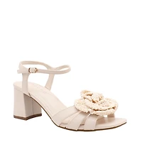 Sara - Féminine, élégante et pleine de caractère