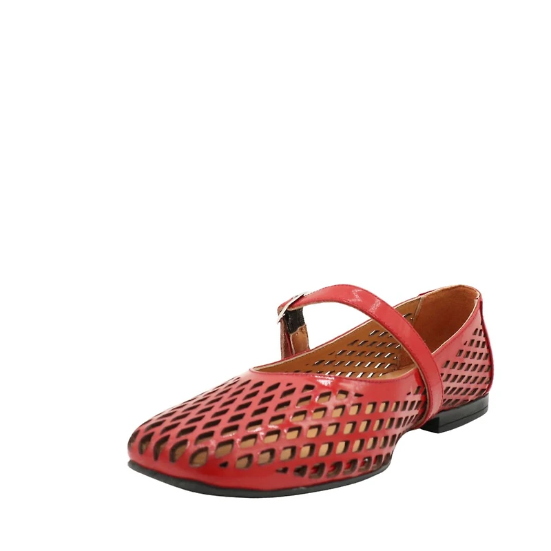 Misti - La ballerine ajourée au charme audacieux