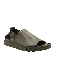 Pammy - The practical and stylish sandal
