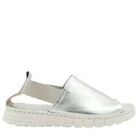 Pammy - The practical and stylish sandal
