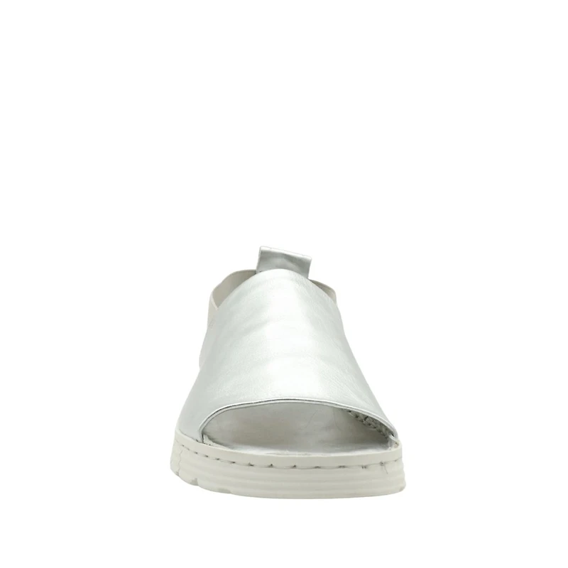 Pammy - The practical and stylish sandal