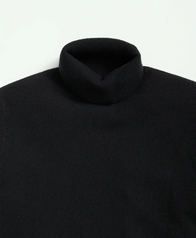 3-Ply Cashmere Turtleneck Sweater