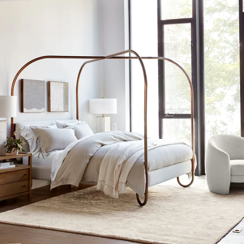 Gracia Queen Upholstered Canopy Bed