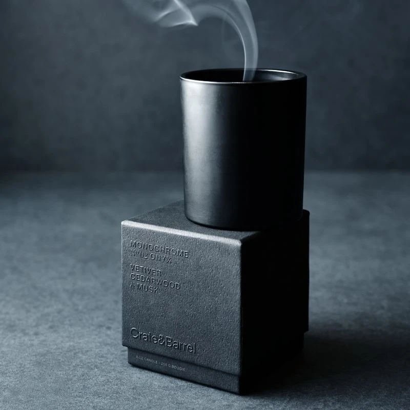 Monochrome No. 02 Onyx Scented Candle - Vetiver, Cedarwood and Musk