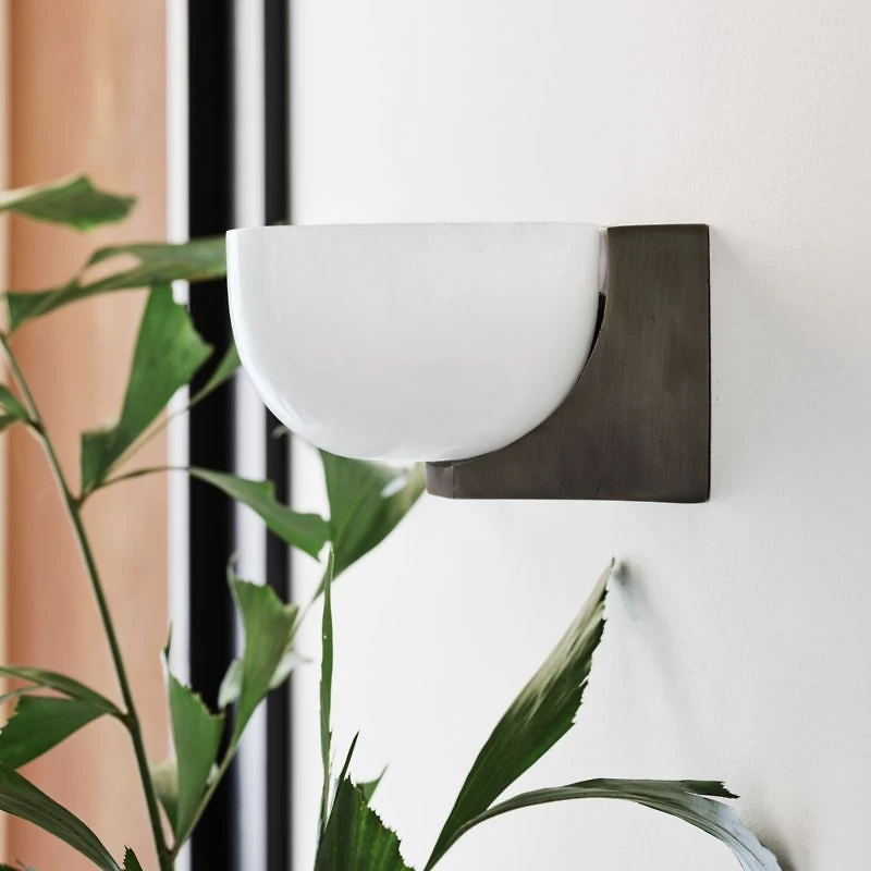 Ando Black Alabaster Sconce Light
