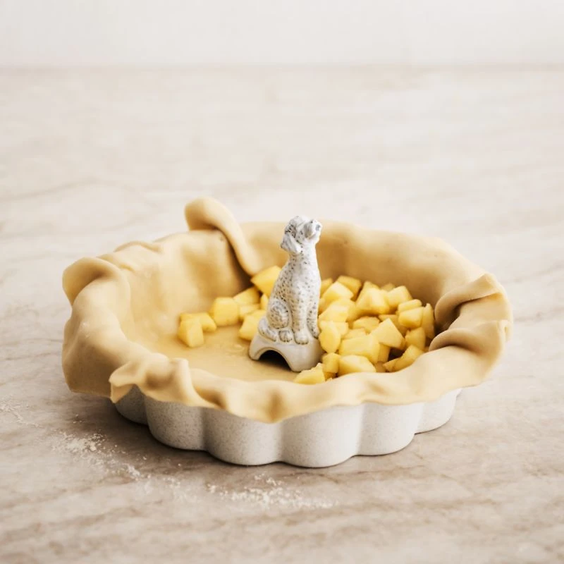 Ceramic Scalloped Pie Dish by Laura Kim