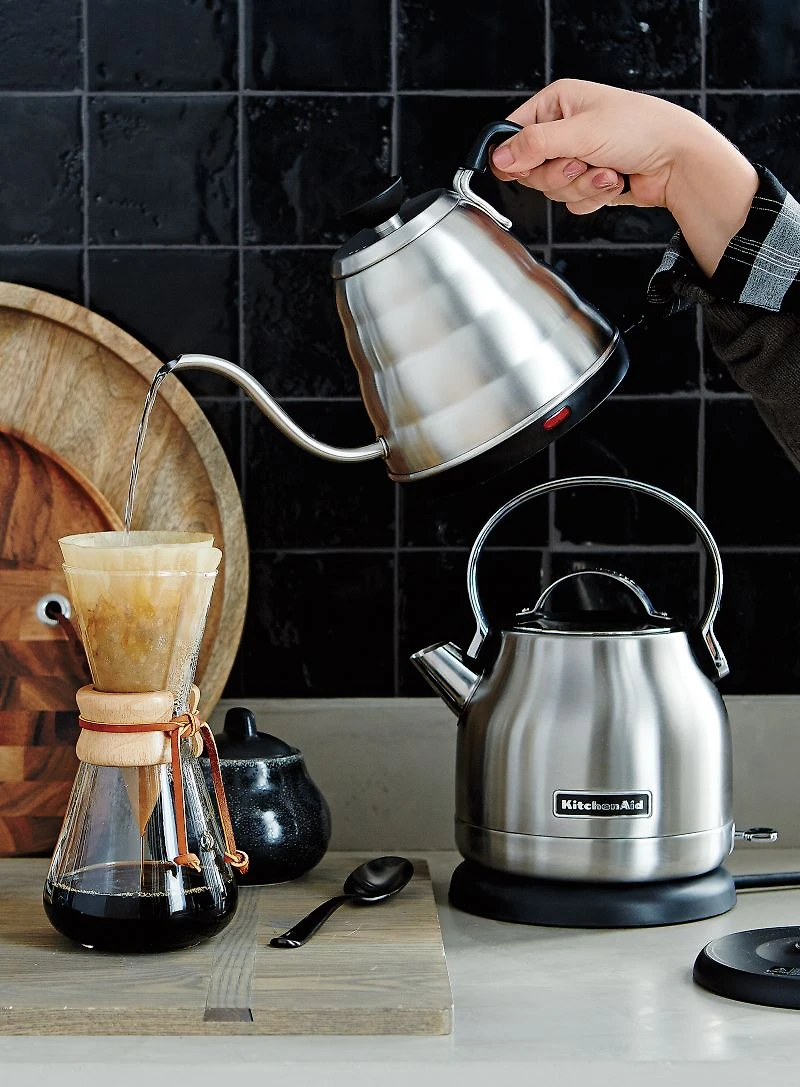 Chemex ® -Cup Glass Pour-Over Coffee Maker with Natural Wood Collar