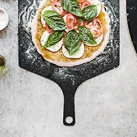 Epicurean ® Black Pizza Peel 21"x14"