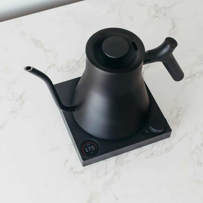 Fellow Stagg EKG Pro Electric Tea Kettle in Matte Black