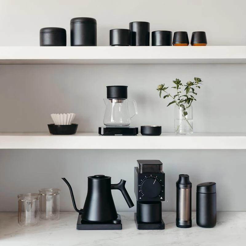 Fellow Stagg EKG Pro Electric Tea Kettle in Matte Black