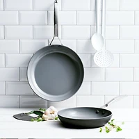 GreenPan ™ Paris 2-Piece 10" and 12" Ceramic Non-Stick Fry Pan Set