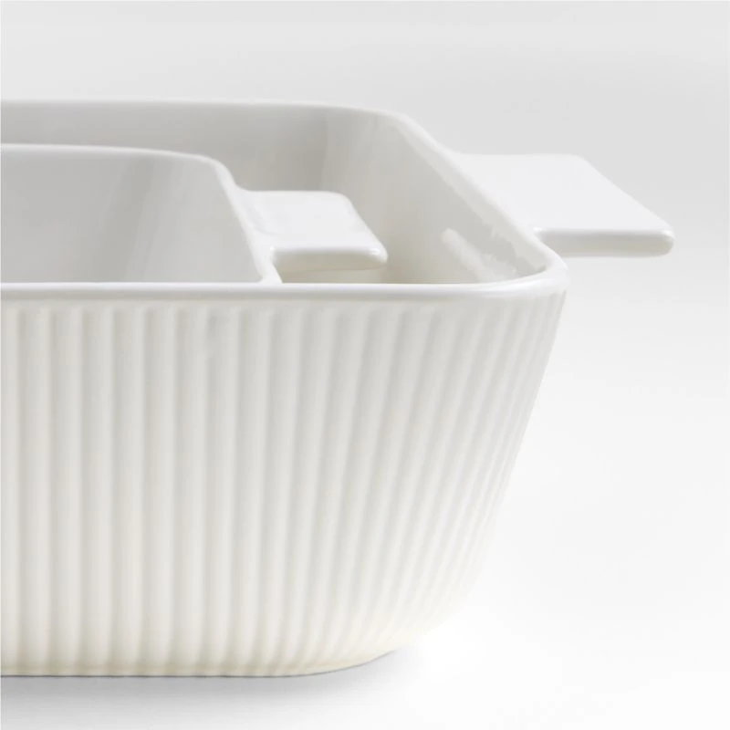 Hanno White Textured Ceramic 2-Piece Bakers Set