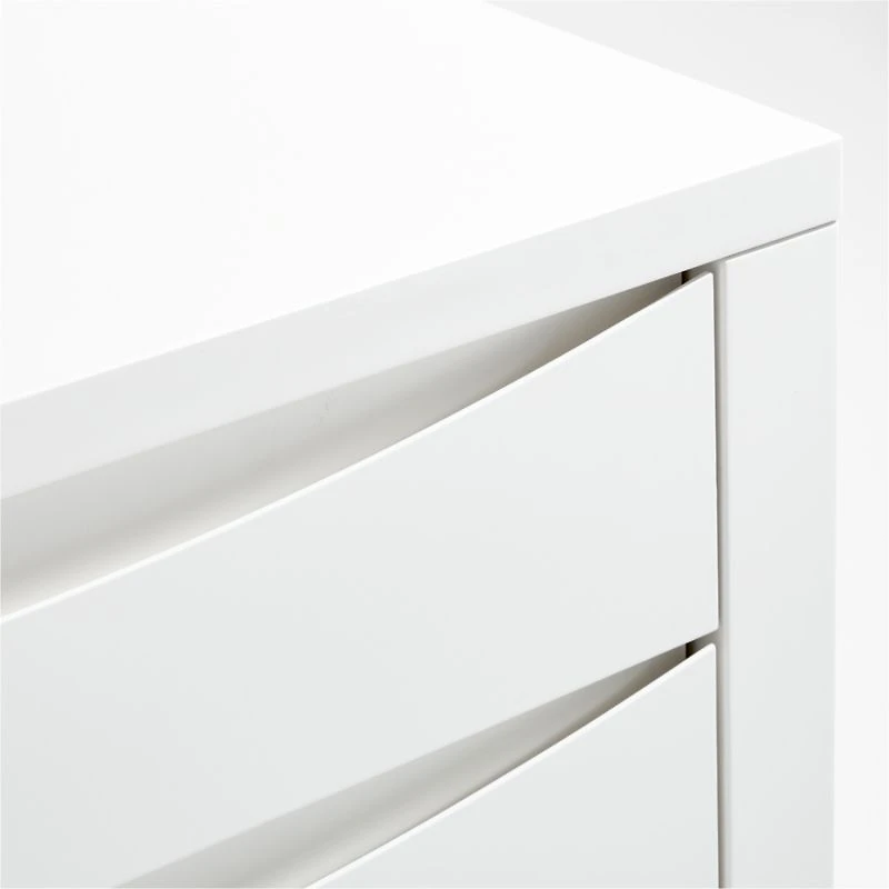 Hilde White Wood Dresser
