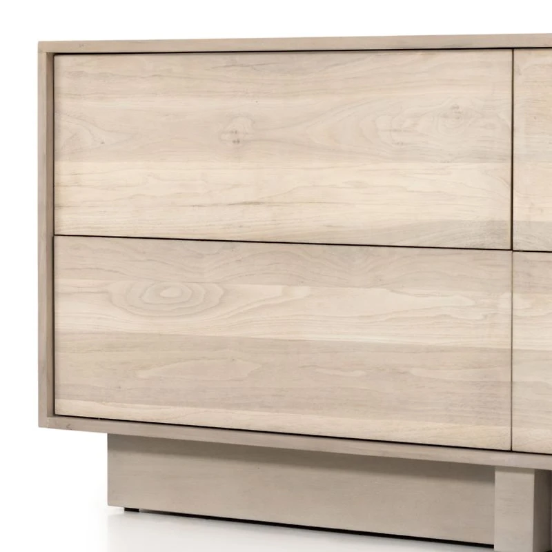 Layla Dresser