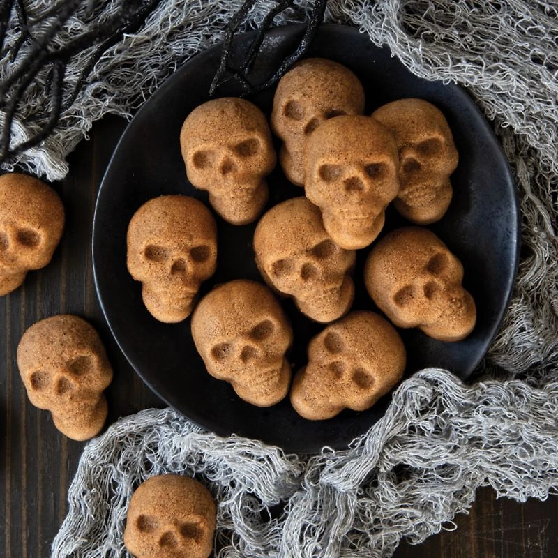 Nordic Ware Skull Bites Cakelet Pan