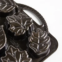 Nordic Ware ® Leaflettes Cakelet Pan