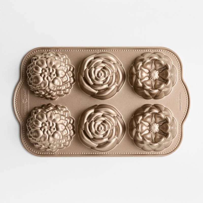 Nordic Ware ® Floral Cakelet Pan