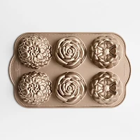 Nordic Ware ® Floral Cakelet Pan