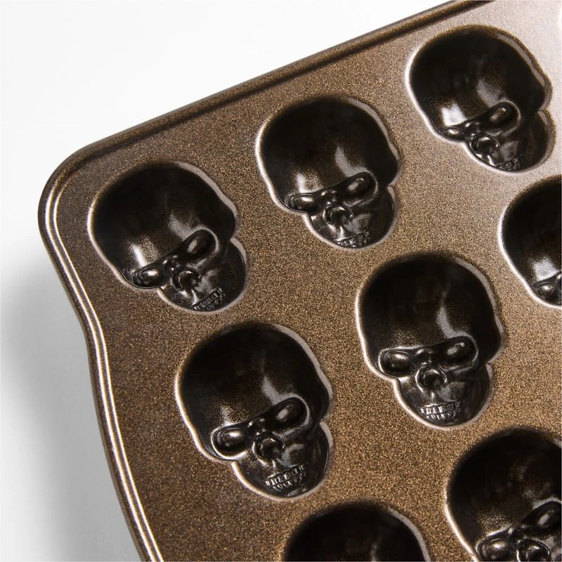 Nordic Ware Skull Bites Cakelet Pan