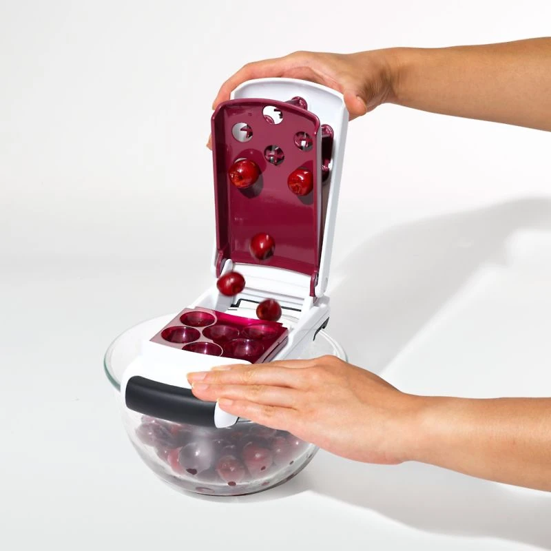OXO ® Quick-Release Multi-Cherry Pitter
