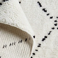 Safi Diamond Moroccan White & Black Area Rug 6'x9'
