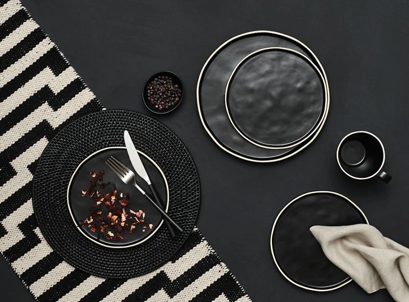 Jace 5-Piece Black Handle Flatware Place Setting