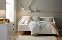 Hampshire Spindle White Wood Kids Daybed