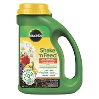 Miracle Gro Shake N' Feed - 2.04kg