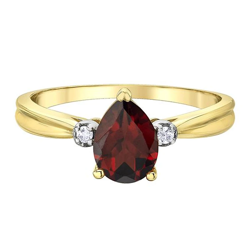 10K Yellow Gold Garnet and Diamond Ring