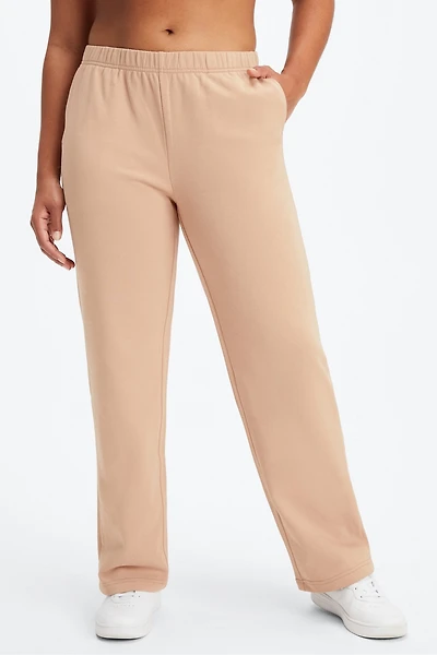 Lightweight Go-To Wide Leg Sweatpant