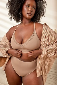 Smoothed Reality Lace Plunge Bra