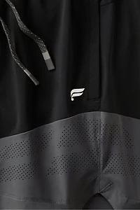 The One Short Ventilated 7in