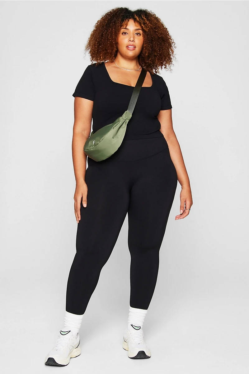 Sleek Seamless Scoop Neck Short-Sleeve Top