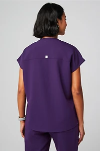 Evolve 3-Pocket Scrub Top