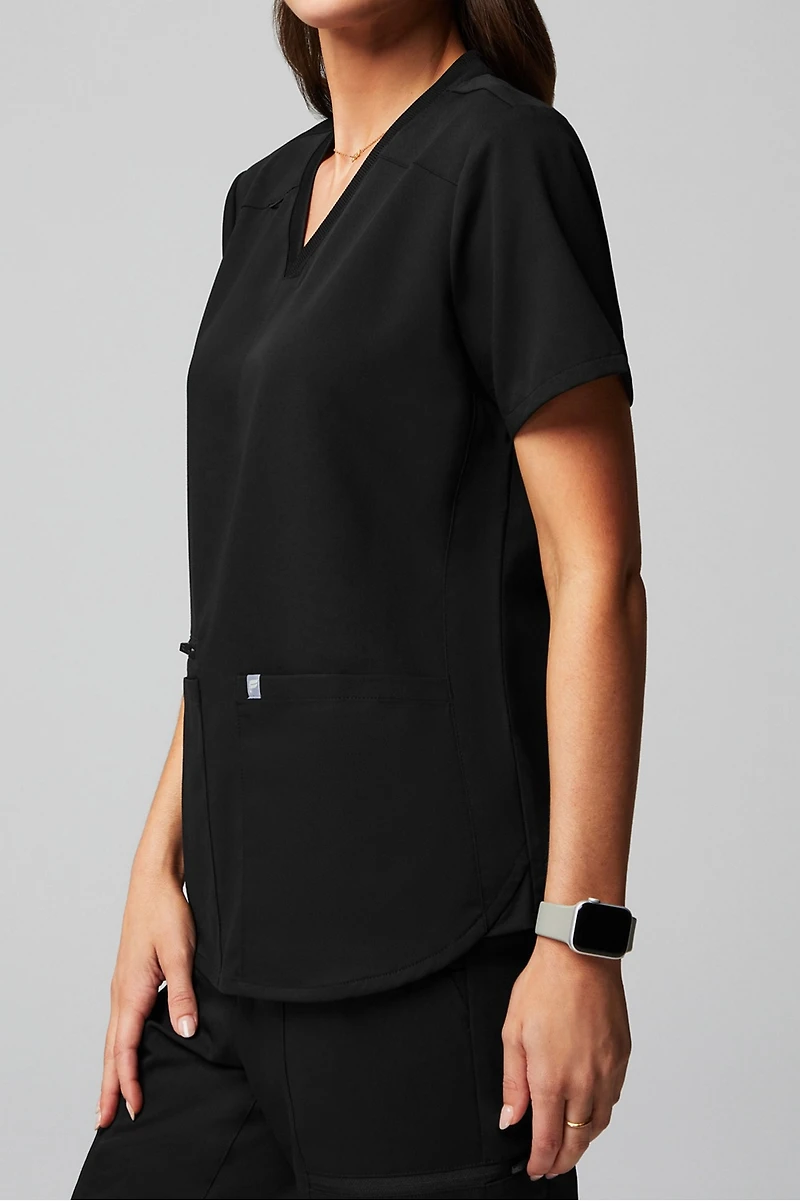 Mode 4-Pocket Scrub Top