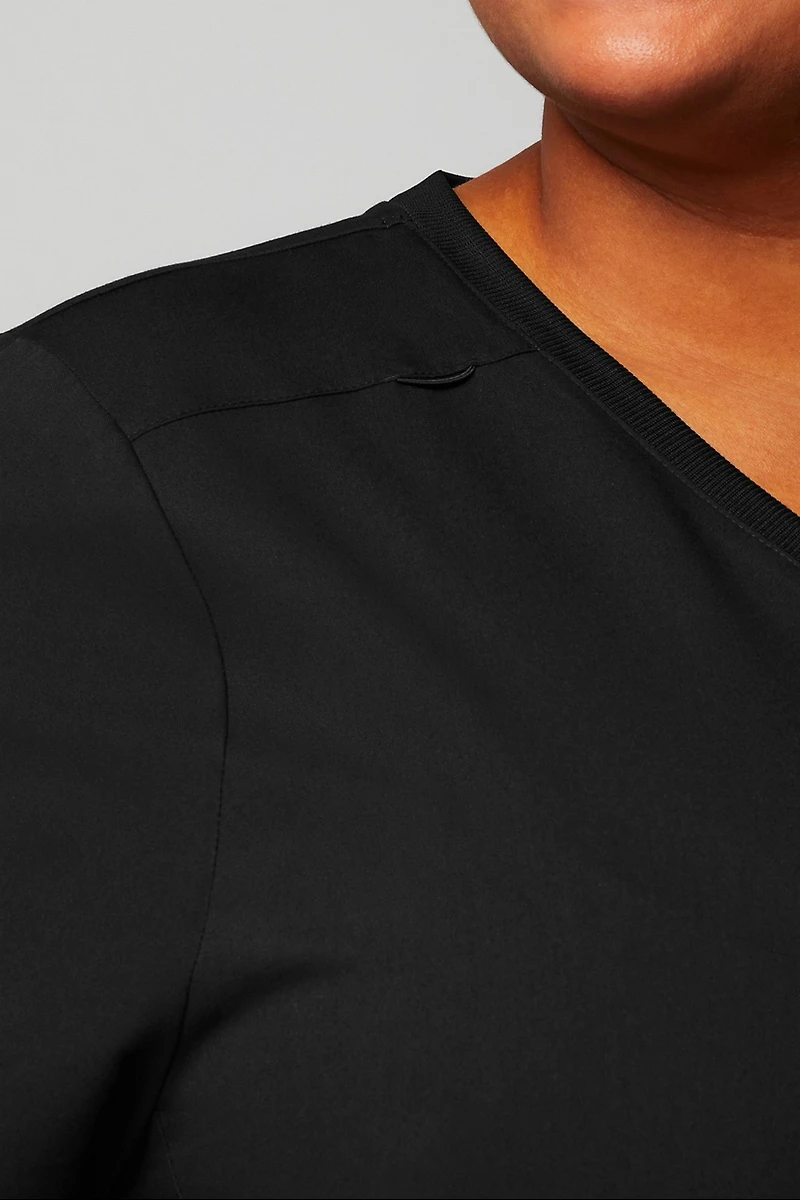 Mode 4-Pocket Scrub Top