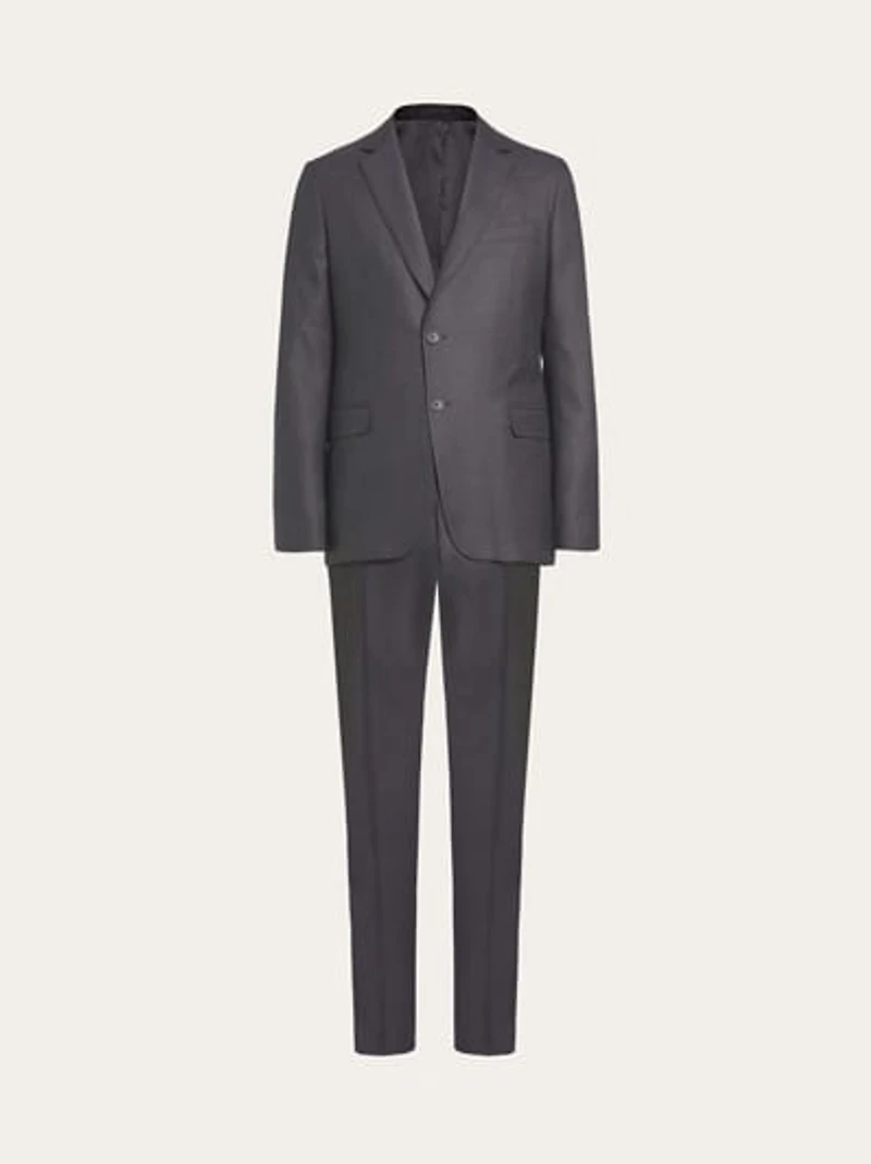Plain suit in wool