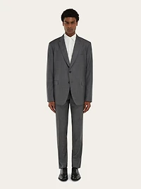 Plain suit in wool