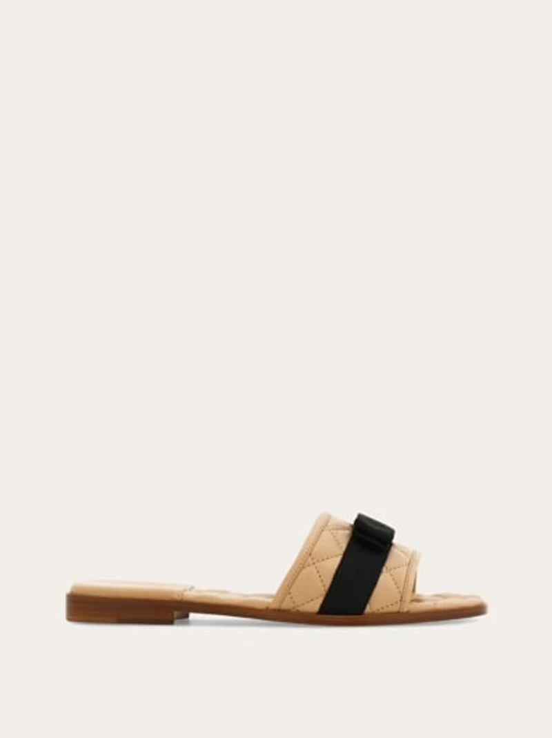 Vara bow quilted slide