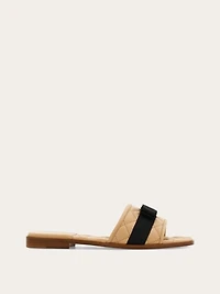 Vara bow quilted slide
