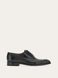 Oxford with toe cap