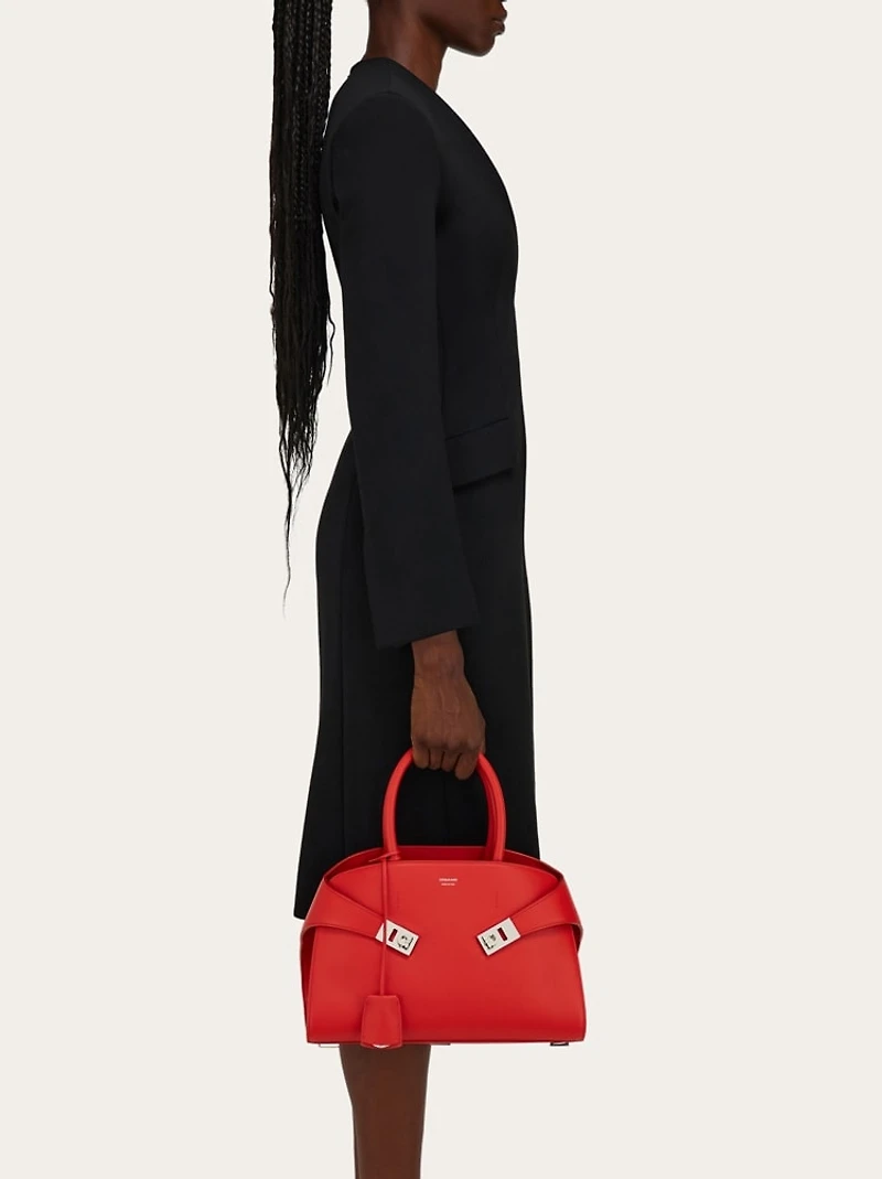 Hug handbag (M