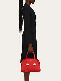 Hug handbag (M