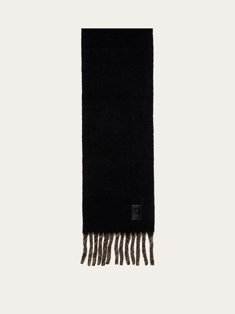 Double scarf with fringing