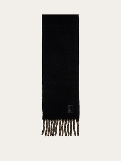 Double scarf with fringing